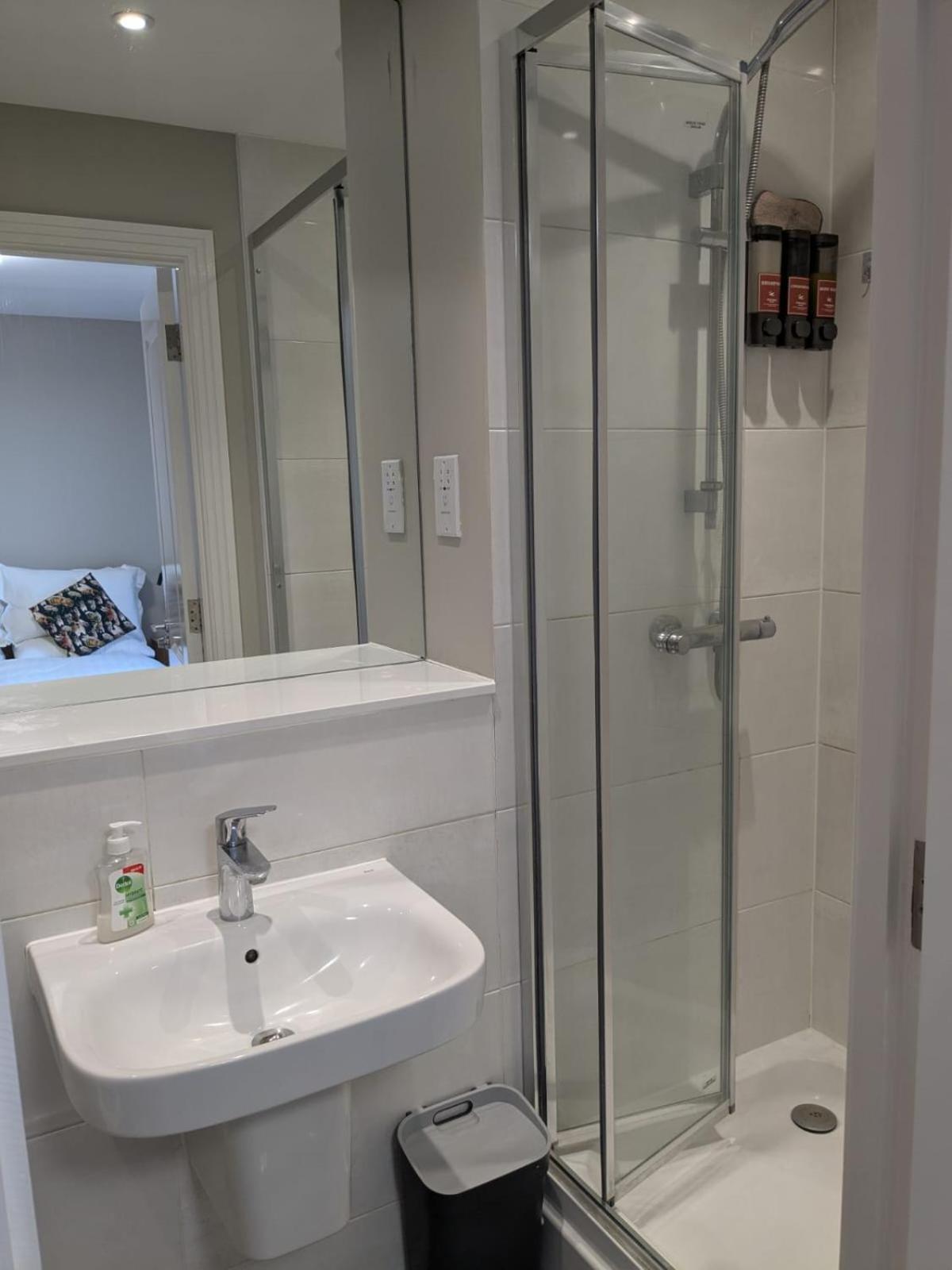 London Heathrow Apartment - West Drayton Yiewsley 외부 사진