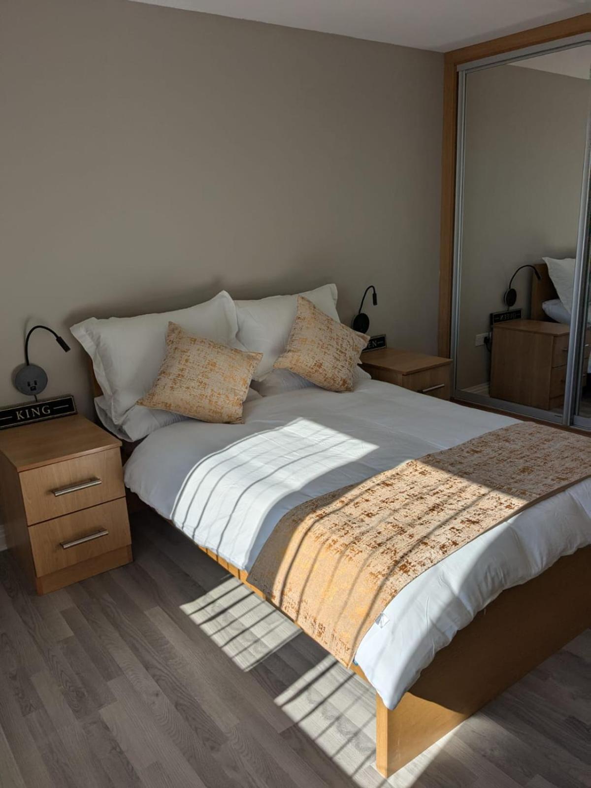 London Heathrow Apartment - West Drayton Yiewsley 외부 사진